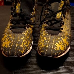 Under armour size 10.5 cleats